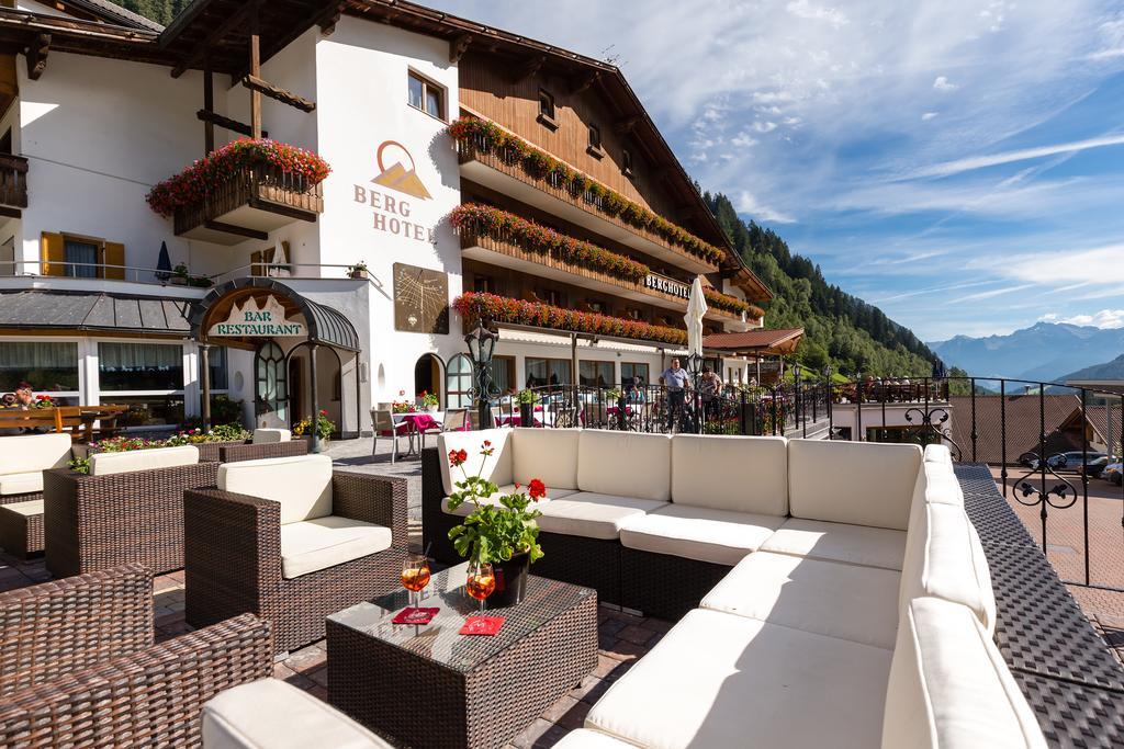 Berghotel ราชีเนส ภายนอก รูปภาพ